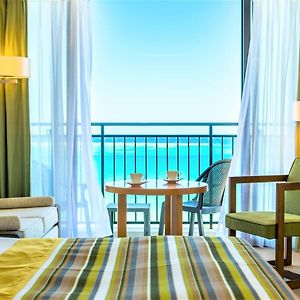 Large Deluxe Room Ocean view High Floor 8F